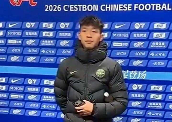  王钰栋赛后采访风波，媒体人赵震直言：偶像标准下，他尚需成长。 体育新闻 王钰栋赛后采访风波，媒体人赵震直言：偶像标准下，他尚需成长。 体育新闻 王钰栋赛后采访风波，媒体人赵震直言：偶像标准下，他尚需成长。 体育新闻 王钰栋赛后采访风波，媒体人赵震直言：偶像标准下，他尚需成长。 体育新闻 王钰栋赛后采访风波，媒体人赵震直言：偶像标准下，他尚需成长。 体育新闻 王钰栋赛后采访风波，媒体人赵震直言：偶像标准下，他尚需成长。 体育新闻