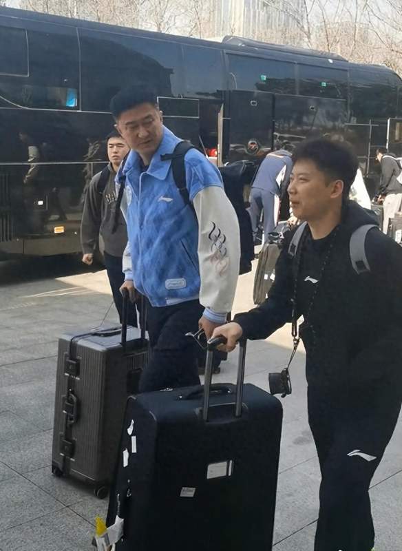  当冠军之师陷入泥潭：广东队球迷的心声与期盼 体育新闻 当冠军之师陷入泥潭：广东队球迷的心声与期盼 体育新闻 当冠军之师陷入泥潭：广东队球迷的心声与期盼 体育新闻 当冠军之师陷入泥潭：广东队球迷的心声与期盼 体育新闻
