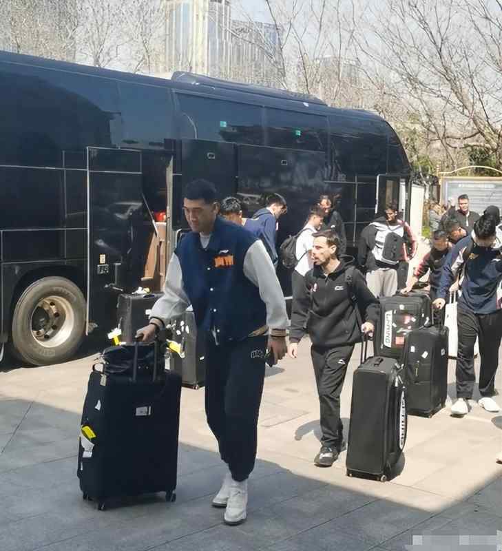  当冠军之师陷入泥潭：广东队球迷的心声与期盼 体育新闻 当冠军之师陷入泥潭：广东队球迷的心声与期盼 体育新闻 当冠军之师陷入泥潭：广东队球迷的心声与期盼 体育新闻 当冠军之师陷入泥潭：广东队球迷的心声与期盼 体育新闻